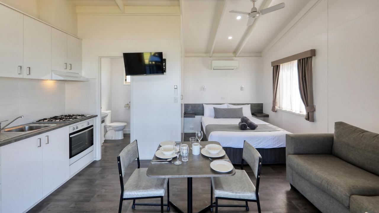 Lake Boga Caravan Park Экстерьер фото