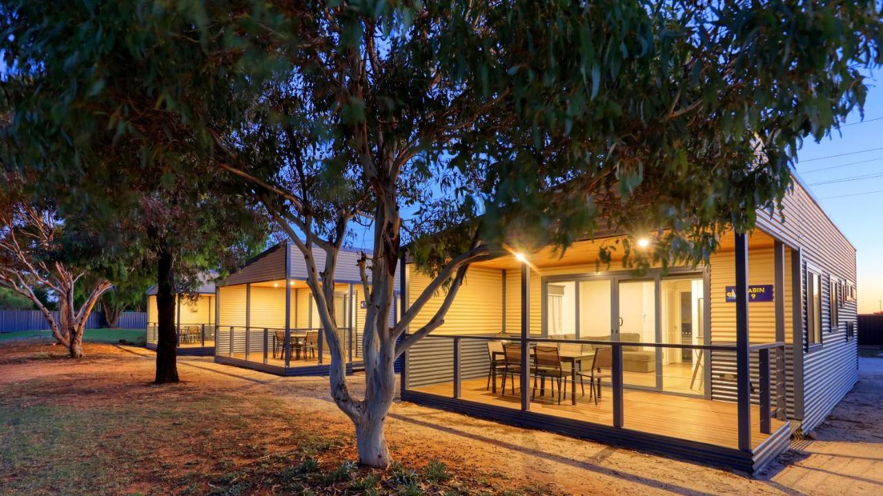 Lake Boga Caravan Park Экстерьер фото