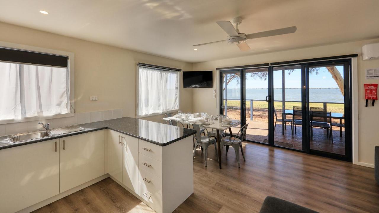 Lake Boga Caravan Park Экстерьер фото