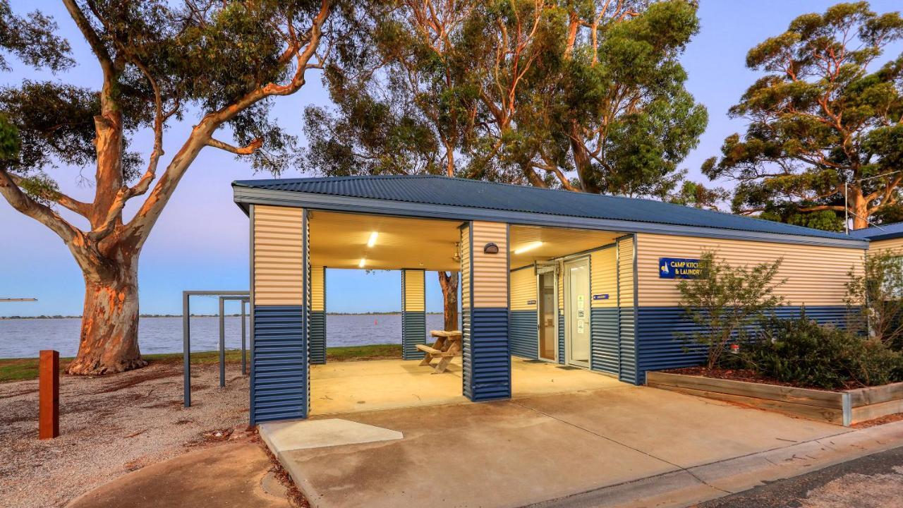 Lake Boga Caravan Park Экстерьер фото